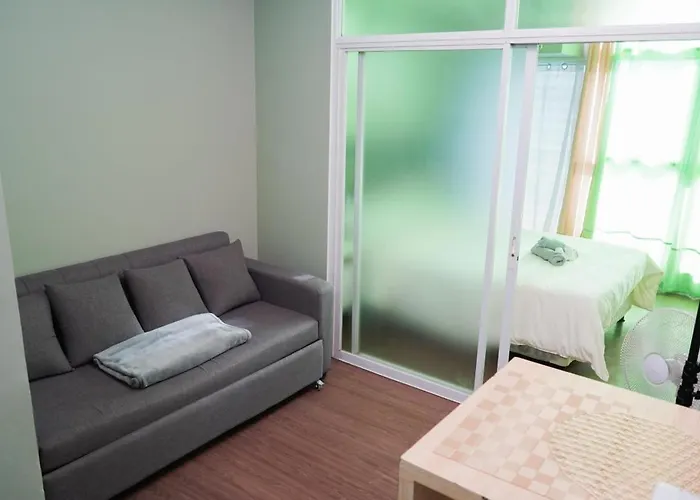 Beautiful 1-bedroom In Makati - Pool, Gym & Near Airport Apartment *